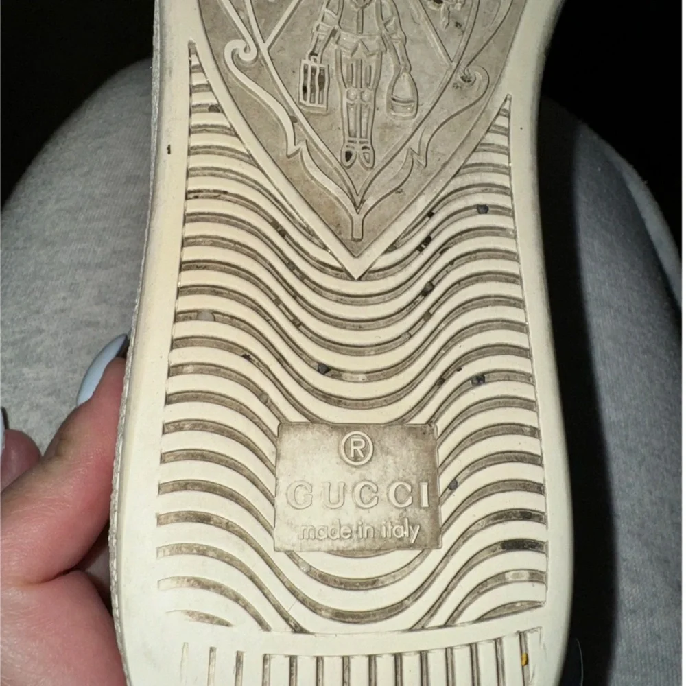 Gucci Metallic Sneakers with Red and Black Accents - Picture 7 of 8